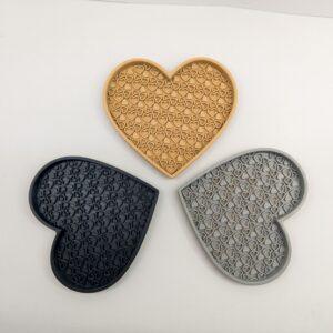 limpa pincéis em formato coração